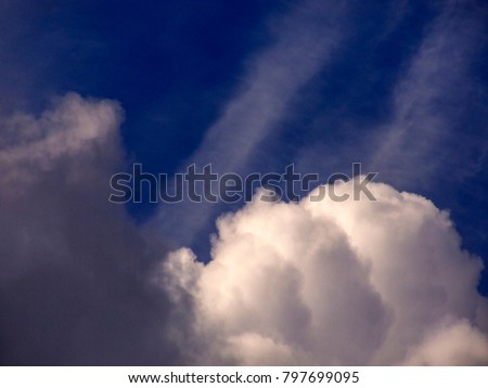 an interesting form of cloud in the sky