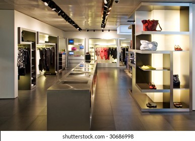 96,024 Clothes shop design interior Images, Stock Photos & Vectors ...