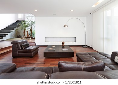 Interior Design: Modern Big Living Room With Big Empty White Wall