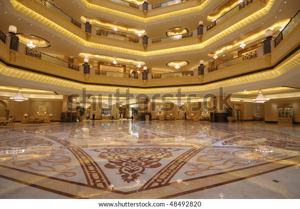Interior Of Emirates Palace Abu Dhabi Stockfoto Jetzt