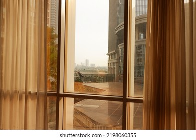 Interior Hotel Rooms. Jakarta, Indonesia, September 5th, 2022, Jendela Kamar Hotel Grove Suite Di Jalan Rasuna Said, Jakarta Pusat, Dengan View Pemandangan Gedung Gedng Bertingkat