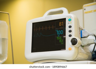 Monitoring Mechanically Ventilated Patient Hospital Stock Photo (Edit ...