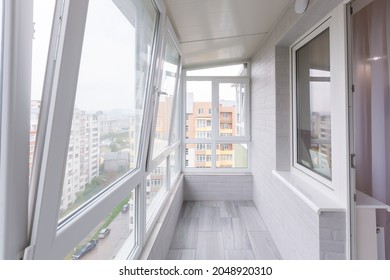 Interior photo of an empty balcony in an apartment - Shutterstock ID 2048920310