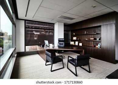 Interior Photography Of A Luxury Corporate Corner Office