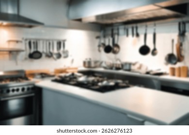 Interior de la cocina del restaurante con utensilios profesionales, fuera de foco, borroso