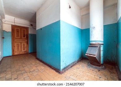 The Interior Space Of A Staircase With A Garbage Chute In A Russian Serial House. Social Housing. 09 Of April 2022, Izhevsk, Russia