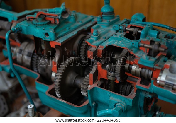 internal combustion engine\
for the car