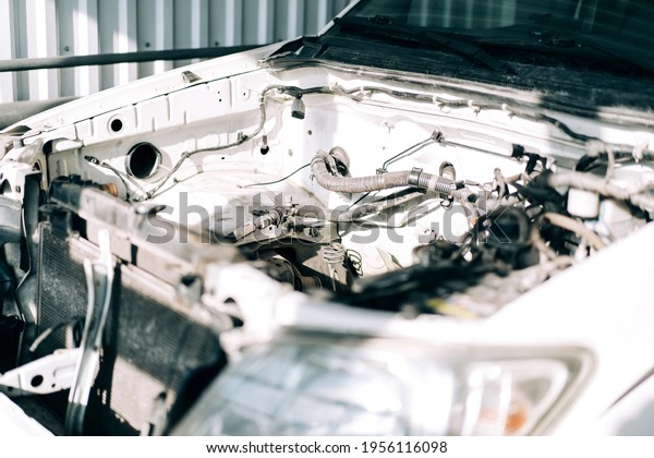 Internal combustion engine in car. Car engine\
repair and purchase.