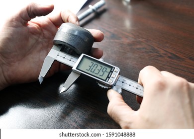 Internal Diameter Weldolet Measuring Digital Vernier Stock Photo ...