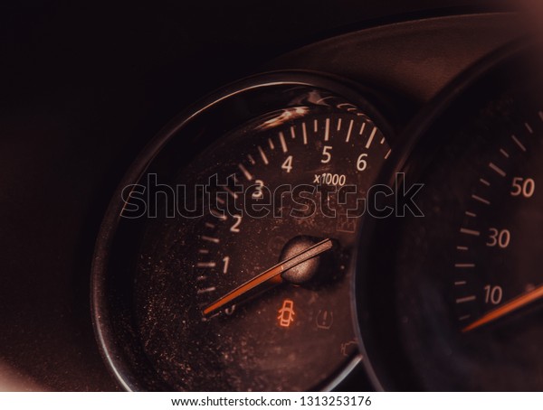 Internal\
speed control in car, technology and\
mechanics