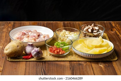 Internet Celebrity, Cooking Process Of Takeaway Food Yellow Braised Chicken