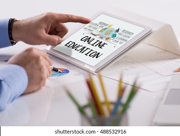 INTERNET COMMUNICATION KNOWLEDGE COMPUTER  AND ONLINE EDUCATION CONCEPT
