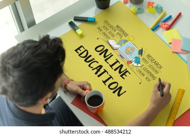 INTERNET COMMUNICATION KNOWLEDGE COMPUTER  AND ONLINE EDUCATION CONCEPT
