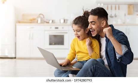 169,387 Excited family Images, Stock Photos & Vectors | Shutterstock