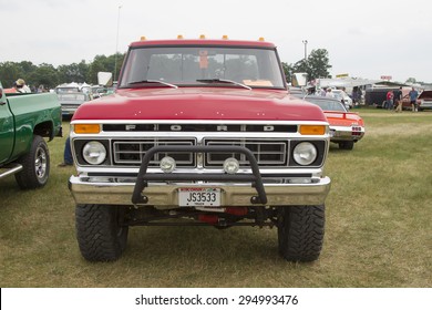 Imágenes Fotos De Stock Y Vectores Sobre Old Ford Trucks