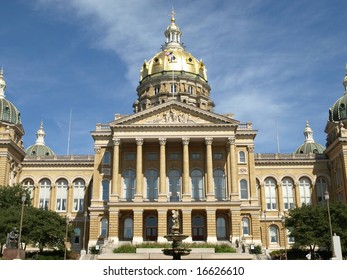 Iowa Capitol Building - Golden Dome