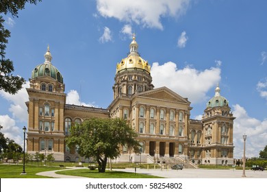 The Iowa State Capitol Is The State Capitol Building Of The U.S. State Of Iowa. Housing The Iowa General Assembly, It Is Located In The State Capital Of Des Moines At East 9th Street And Grand Ave.