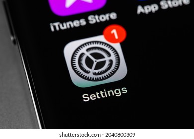 IPhone With Settings, IOS Update On Screen. Apple Is A Multinational Technology Company. Moscow, Russia -  September 5, 2021