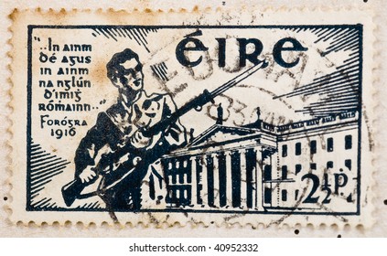 IRELAND - CIRCA 1941: A Stamp Printed In The Republic Of Ireland Showing A Soldier In Front Of The General Post Office During The Easter Rising, Circa 1941.