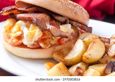 Irish Bacon Breakfast Sandwich With Tomatoes And Hashbrowns