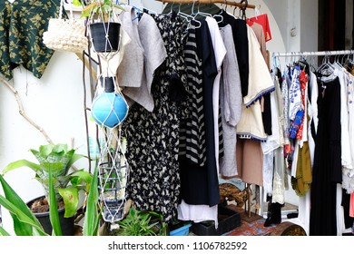 Iron Clothing Rack., Clothing Store Display., Racks For Hanging Clothes., Clothes Display Stand. Second Hand Clothes.