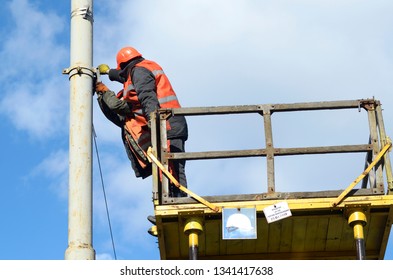 Working Height Abseiler Wearing Personal Protective Stock Photo ...