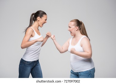 Muscle Girls Fighting