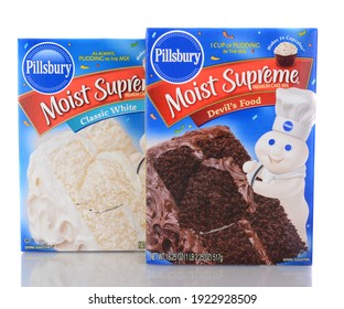 IRVINE, CA - January 05, 2014: Two Boxes Of Pillsbury Moist Supreme Cake Mix. One Box Of White Cake Mix And A Box Of Devils Food. 