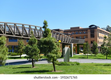 IRVINE, CALIFORNIA - 16 APRIL 2020: Pedestrian Bridge Near The Claire Trevor School Of The Arts On The University Of California Irvine, UCI Campus.