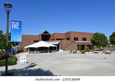 IRVINE, CALIFORNIA - 21 AUG 2022: Banner And Quad At The Student Services Center On The Campus Of Irvine Valley College, IVC, Part Of The California Community Colleges System.