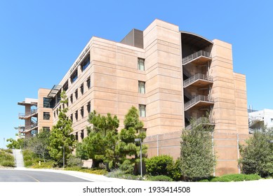 IRVINE, CALIFORNIA - 22 APRIL 2020:  The Sue And Bill Gross Hall On The Campus UCI. A CIRM Institute, California Institute For Regenerative Medicine.