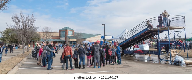 IRVING, TX, US-JAN 27, 2018: 2nd Annual Frost Fest At Cimarron Park. A Free Winter Festival Offering Family Fun Activities. Diverse People Enjoy Complimentary Attractions At Snow Tubing Hill.