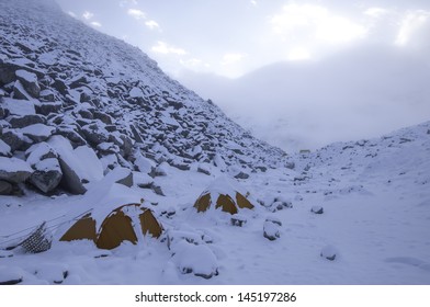  Island Peak (Imja Tse) Base Camp, Nepal