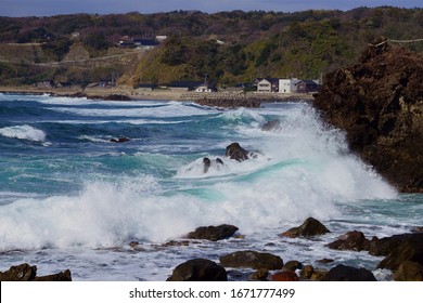 日本海 波 の写真素材 画像 写真 Shutterstock