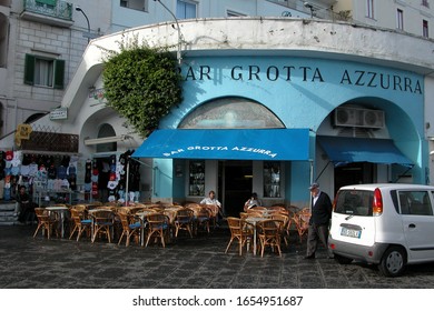 Isle Of Capri  October-18, 2004
Outdoor Bar Restaurant