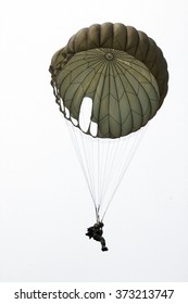 5,941 Parachute airborne Images, Stock Photos & Vectors | Shutterstock