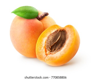 Изолированные абрикосы. Свежий целой абрикосовый фрукт с листом и наполовину изолированный на белом фоне с обрезной тропинкой