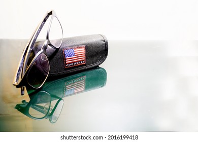 Isolated photo of eyewear from the oakley brand which is suitable for promotional needs and information and news about quality glasses to protect the eyes                      