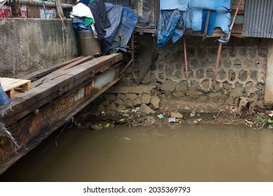 Mud trash Images, Stock Photos & Vectors  Shutterstock