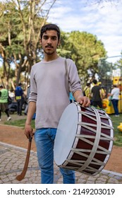 Istanbul, Kadıköy - 04.10.2022 : 
Young, Turkish Drummer Man At Green Park. 