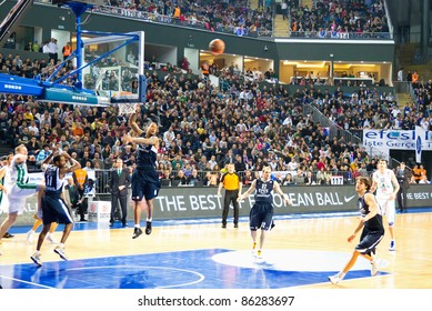 ISTANBUL - JANUARY 20: Lawrance Roberts (9) In Action At THY Euroleage Top 16 Championship Basketball Game Efes Pilsen Vs Montepaschi Siena January 20, 2011 In Istanbul