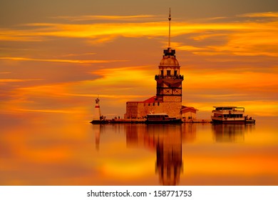 Istanbul Maiden Tower (kiz Kulesi) At Sunset