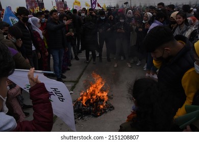 Istanbul, Türkiye - March 21, 2021 : Newroz Festival Celebration In Istanbul. Newroz Festival Celebrated By Kurds Every Year. The Beginning Of Spring. Kurdish Women Wearing Colorful Local Clothes. 