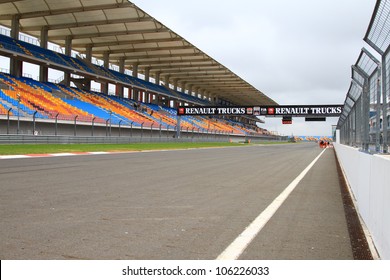 ISTANBUL - MAY 13: Start grid of Istanbul Park Circuit during of 2012 FIA European Truck Racing Championship on May 13, 2012 in Istanbul, Turkey.