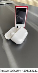 Istanbul, Istanbul Turkey - 10 21 2021: Apple IPod Nano 4 Apple AirPods Pro