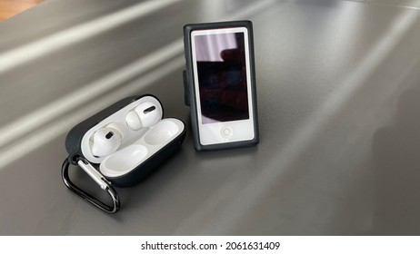 Istanbul, Istanbul Turkey - 10 21 2021: Apple IPod Nano 4 Apple AirPods Pro