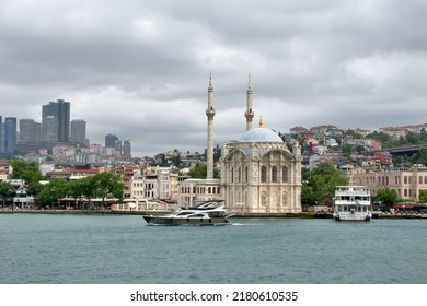 Istanbul, Turkey, June 24nd 2022: Ortaköy Mosque Or Büyük Mecidiye Camii (Great Mosque Of Sultan Abdülmecid). Is A Mosque Situated At The Waterside Of The Ortaköy Pier Square