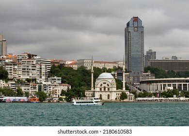 Istanbul, Turkey, June 24nd 2022: Ortaköy Mosque Or Büyük Mecidiye Camii (Great Mosque Of Sultan Abdülmecid). Is A Mosque Situated At The Waterside Of The Ortaköy Pier Square. It Was Commissioned By T