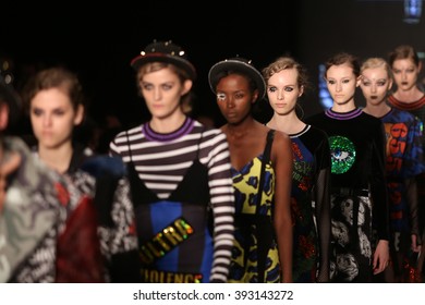 151,020 Mercedes benz fashion week Images, Stock Photos & Vectors ...