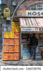 Istanbul, Turkey - May 07, 2009: Exterior View Of A Juice Shop On The Street Of A Populous Neighborhood In The Urban Center Of The City